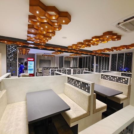Hotel Thousand Pillars Warangal Esterno foto