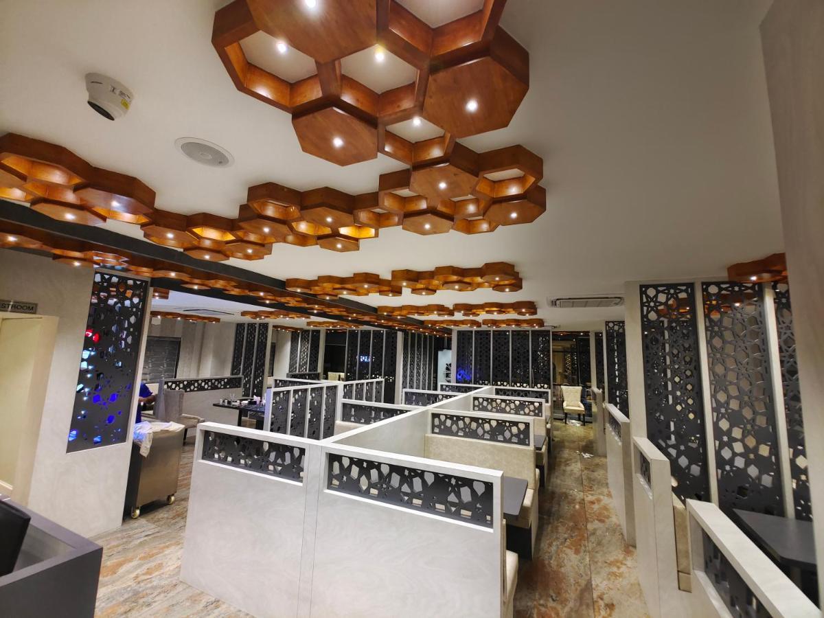 Hotel Thousand Pillars Warangal Esterno foto
