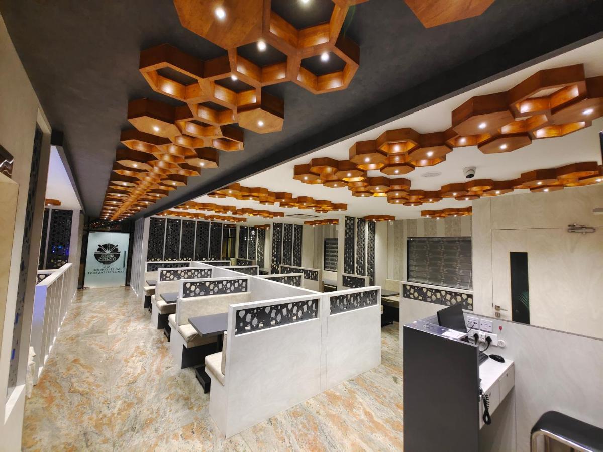 Hotel Thousand Pillars Warangal Esterno foto