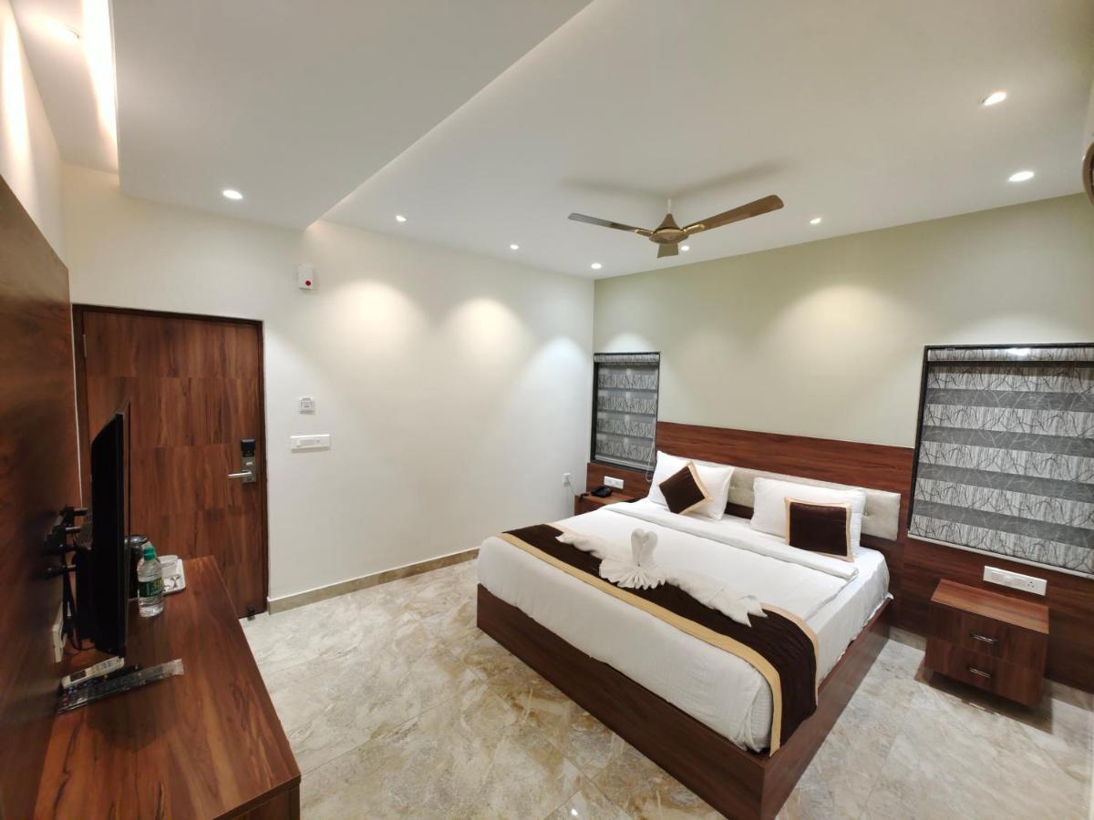 Hotel Thousand Pillars Warangal Esterno foto