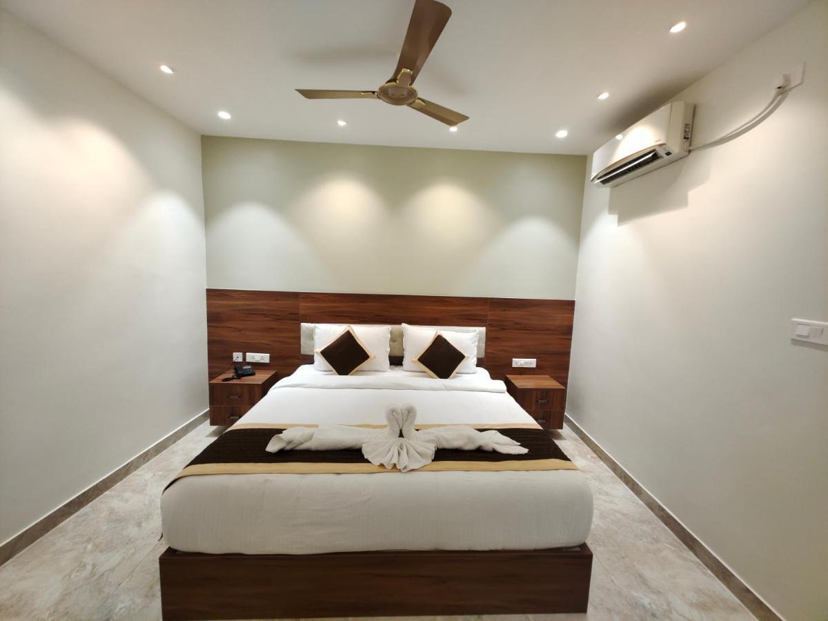 Hotel Thousand Pillars Warangal Esterno foto