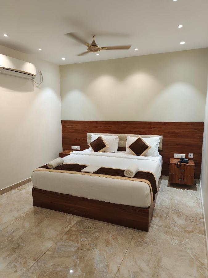 Hotel Thousand Pillars Warangal Esterno foto