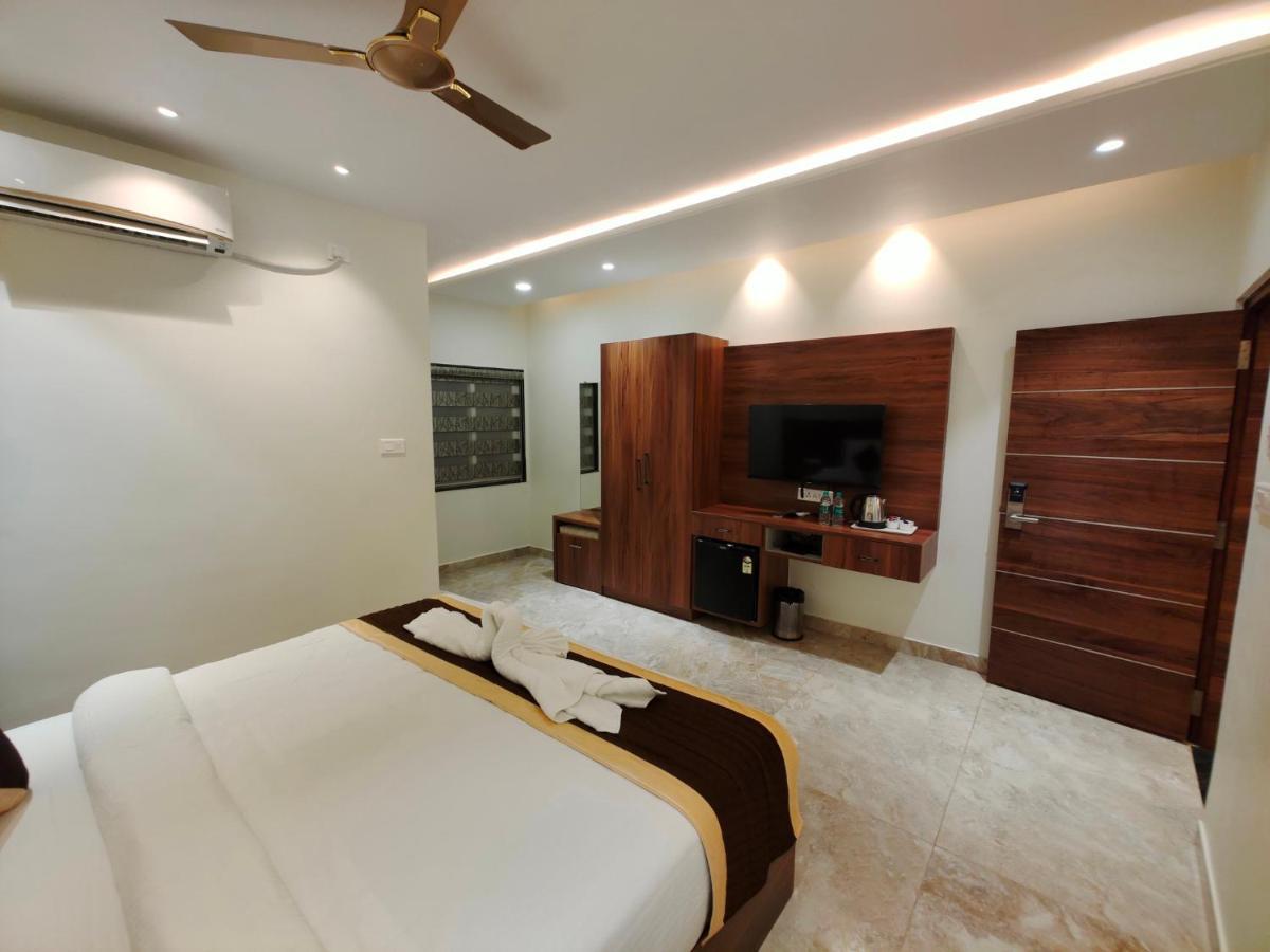Hotel Thousand Pillars Warangal Esterno foto